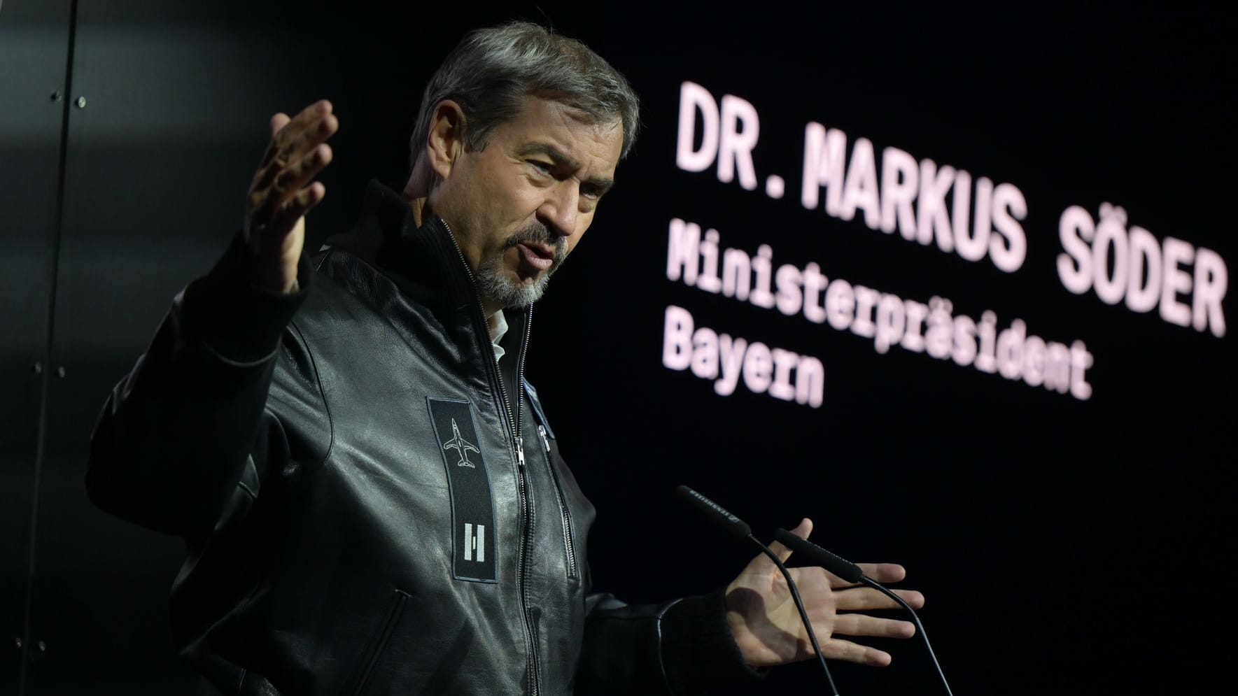 Söder bei der Vorstellung KI-Luftkampfsystem „Centaur“