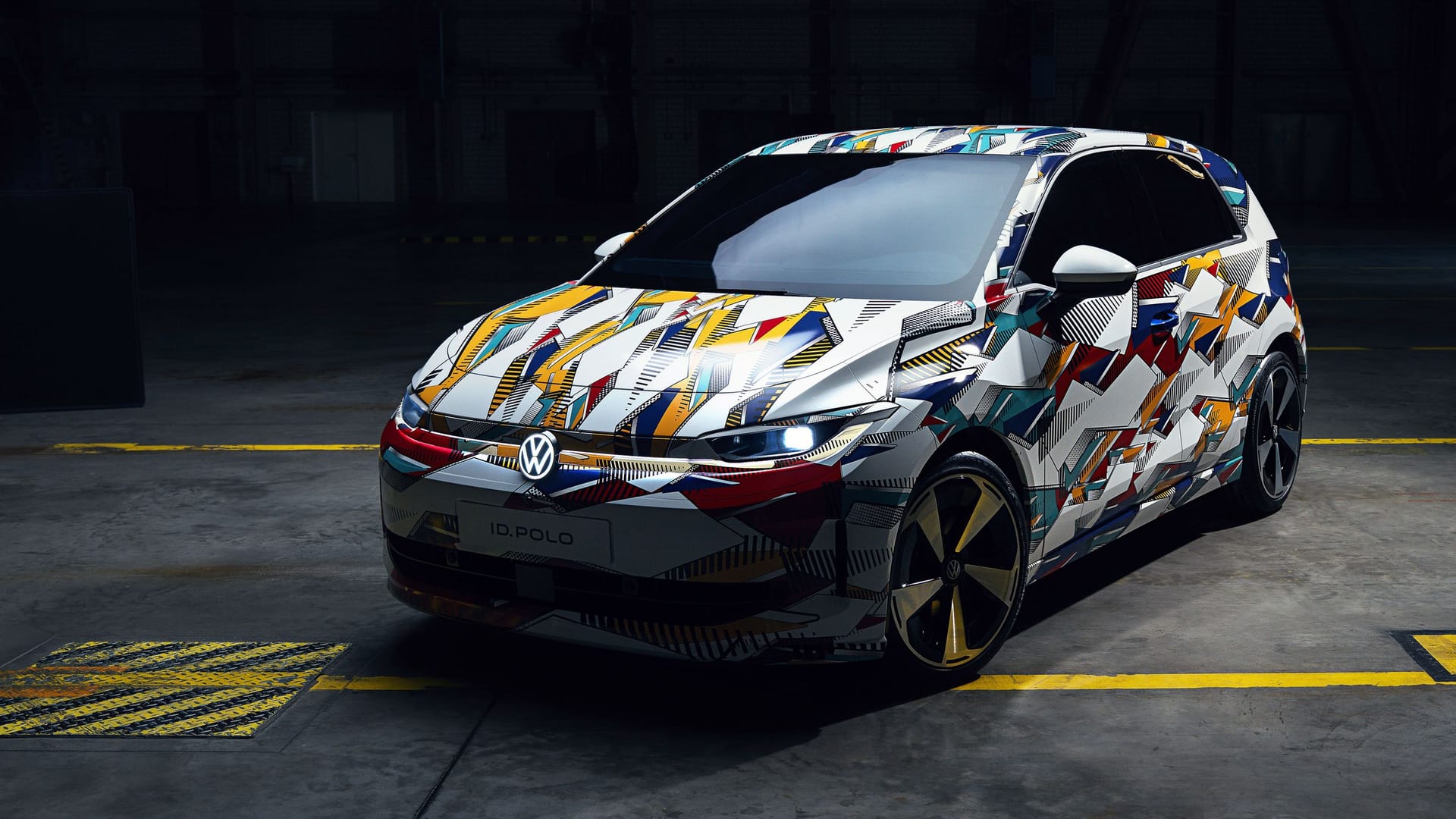 Abgasfreie Alternative: Der ID.Polo misst 4,05 Meter, bietet viel Kofferraum und drei Batteriegrößen für Reichweiten bis 400 Kilometer. Abgasfreie Alternative: Der ID.Polo misst 4,05 Meter, bietet viel Kofferraum und drei Batteriegrößen für Reichweiten bis 400 Kilometer.