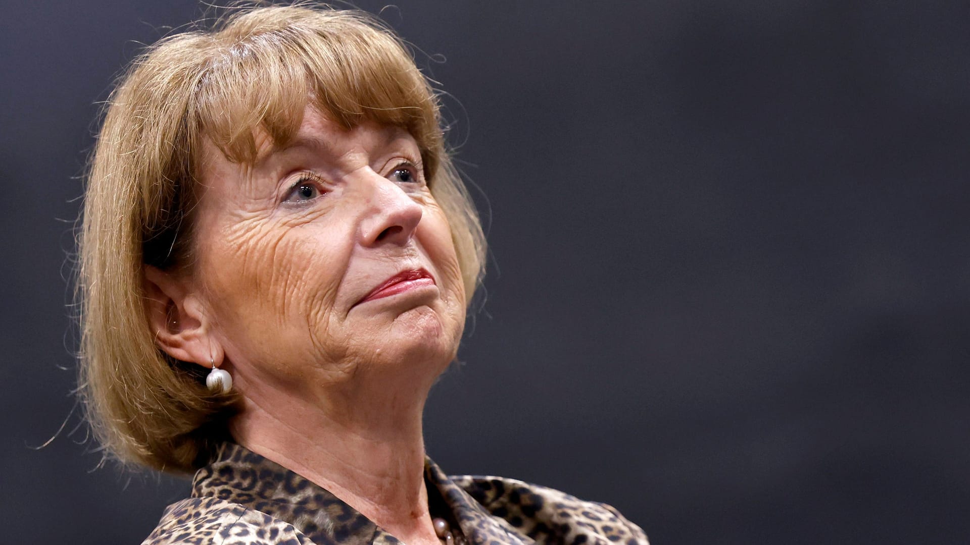 Kölns Oberbürgermeisterin Henriette Reker (parteilos) bei einem Auftritt (Archivfoto): Sie war zuletzt wieder als Fahrschülerin unterwegs. Kölns Oberbürgermeisterin Henriette Reker (parteilos) bei einem Auftritt (Archivfoto): Sie war zuletzt wieder als Fahrschülerin unterwegs.