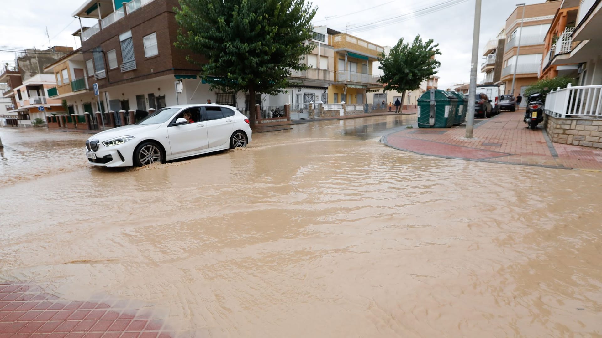 urn:newsml:dpa.com:20090101:251011-99-298583