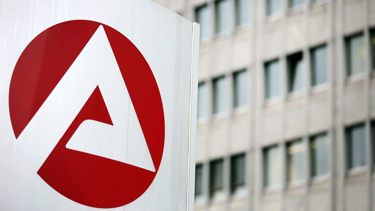 Talsohle mit Klebstoff - Arbeitsmarkt verharrt im Tief