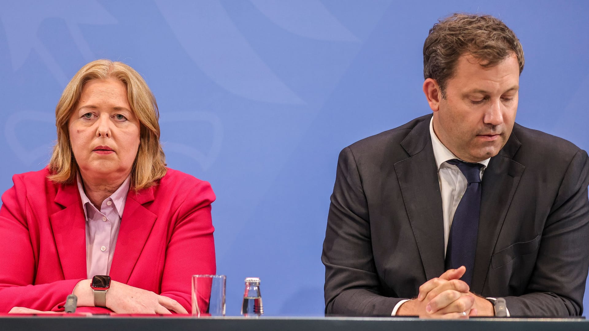 2232915817 2232915817