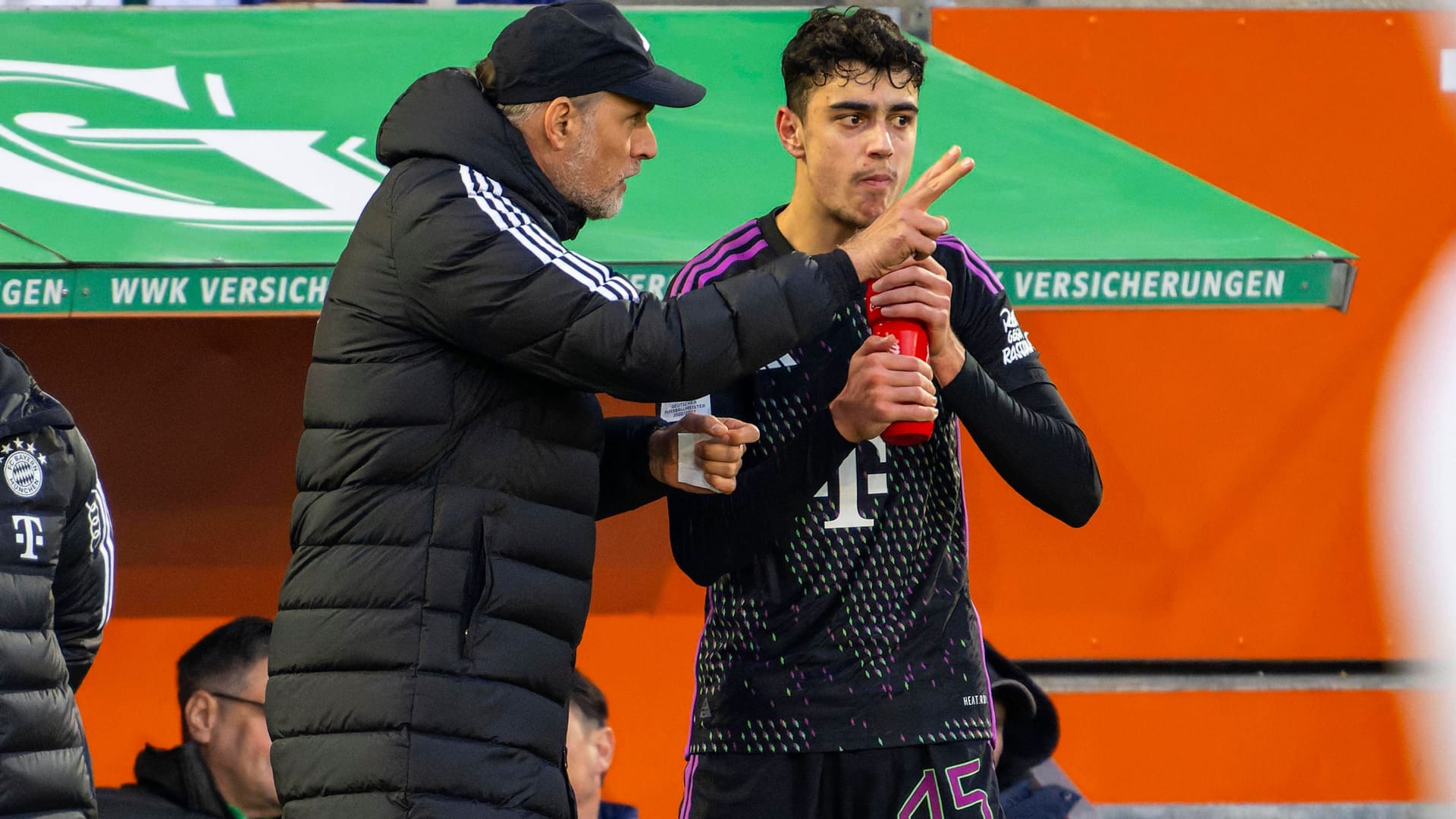 Thomas Tuchel (l.) mit Aleksandar Pavlović im Januar 2024. Thomas Tuchel (l.) mit Aleksandar Pavlović im Januar 2024.