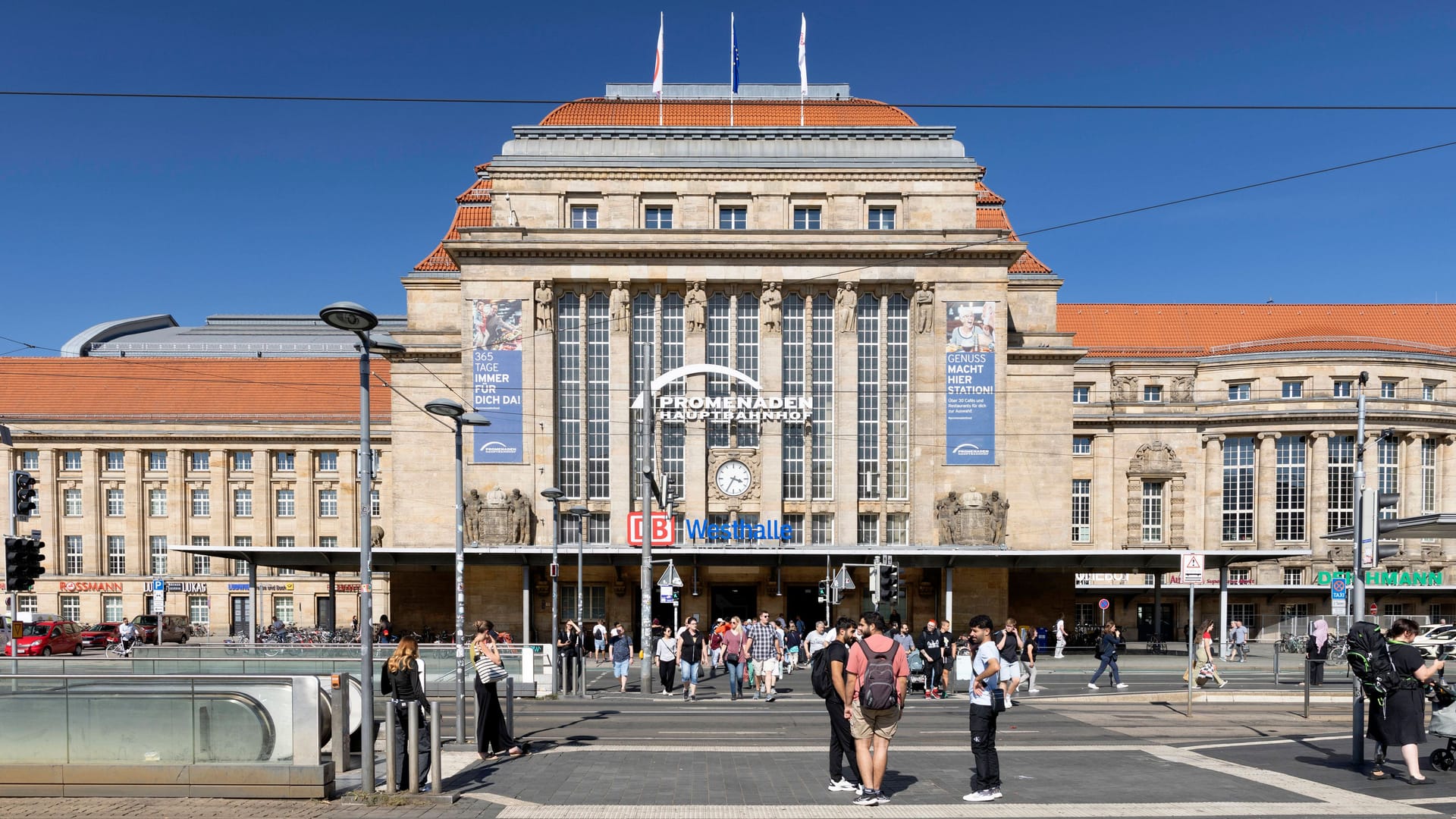 Leipzig: Der Bahnhof der sächsischen Stadt ist ein sogenannter Kopfbahnhof. Leipzig: Der Bahnhof der sächsischen Stadt ist ein sogenannter Kopfbahnhof.
