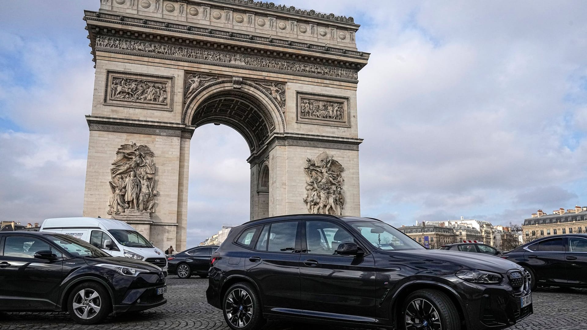 SUV in Paris. SUV in Paris.