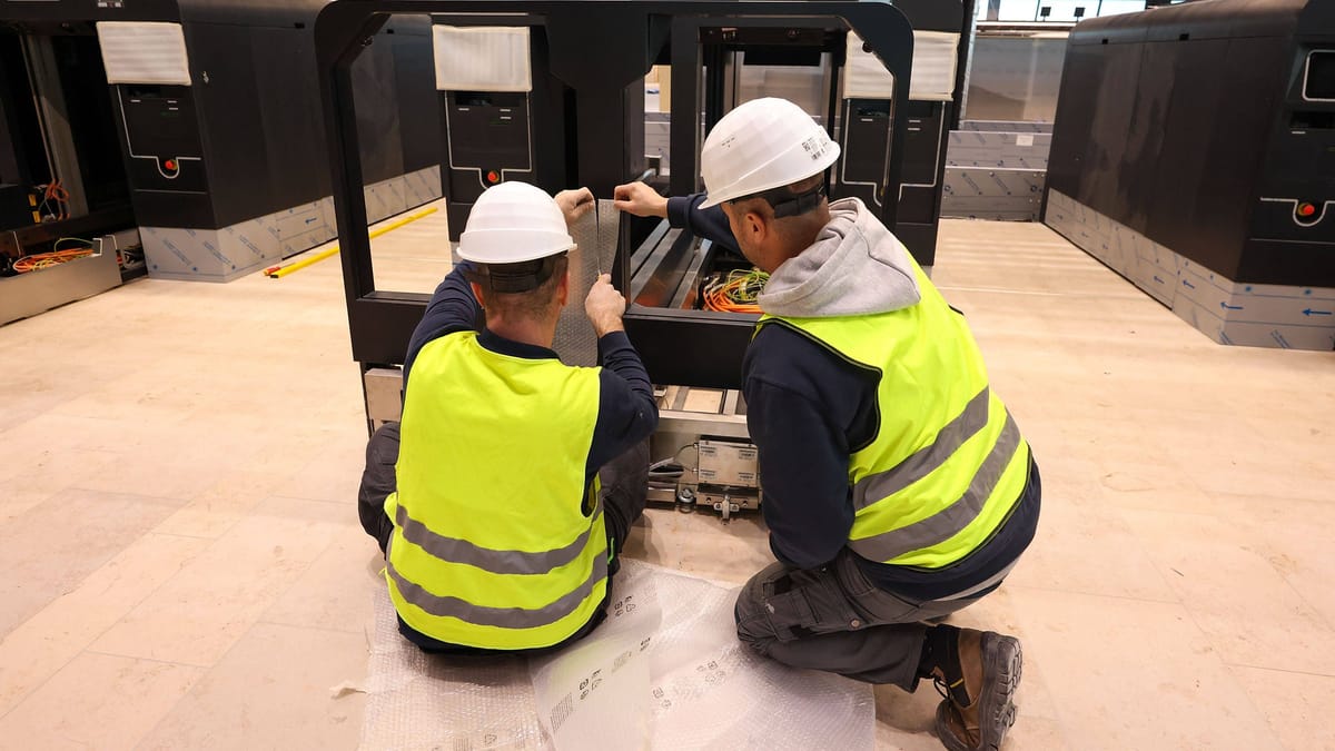 Freiwillige-sollen-neues-Flughafen-Terminal-testen