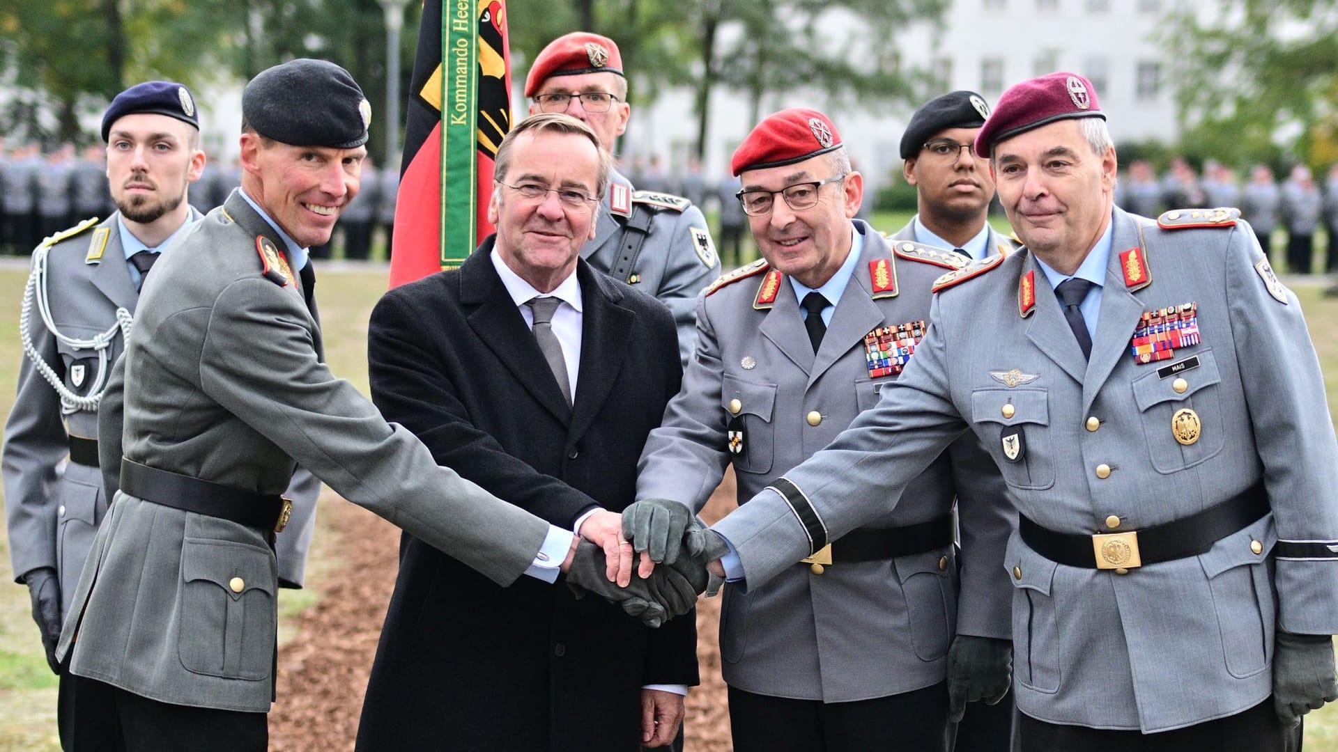 urn:newsml:dpa.com:20090101:251001-911-023688 urn:newsml:dpa.com:20090101:251001-911-023688