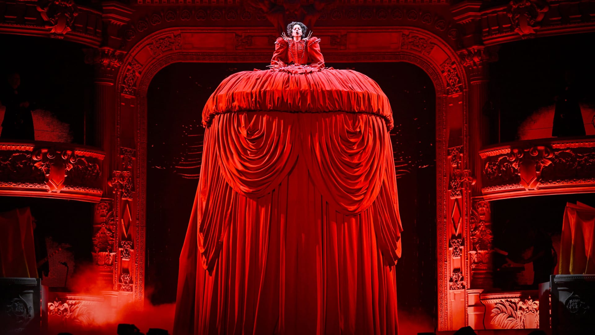 Lady Gaga: So kam der Superstar auf die Bühne. Lady Gaga: So kam der Superstar auf die Bühne.