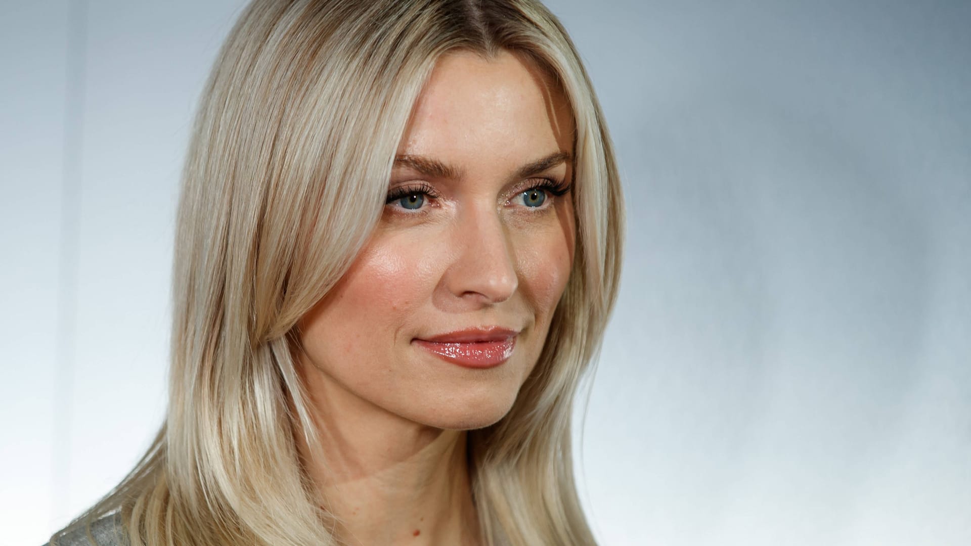 Lena Gercke: Das Model ist zweifache Mutter. Lena Gercke: Das Model ist zweifache Mutter.