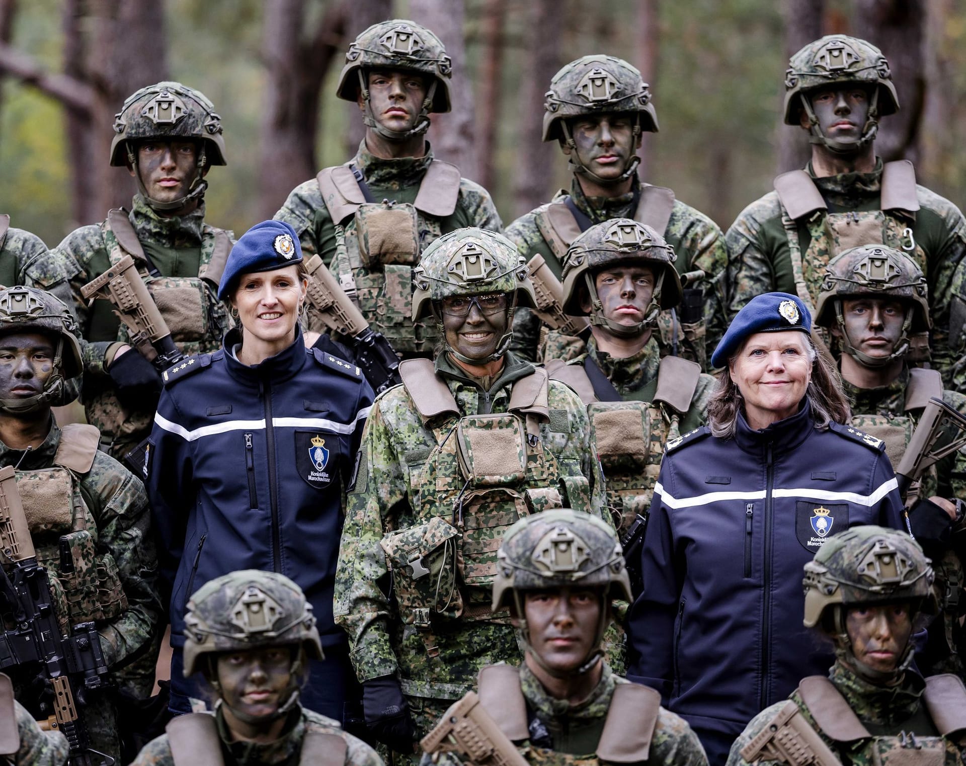 Königin Máxima ist kaum zu erkennen. Königin Máxima ist kaum zu erkennen.