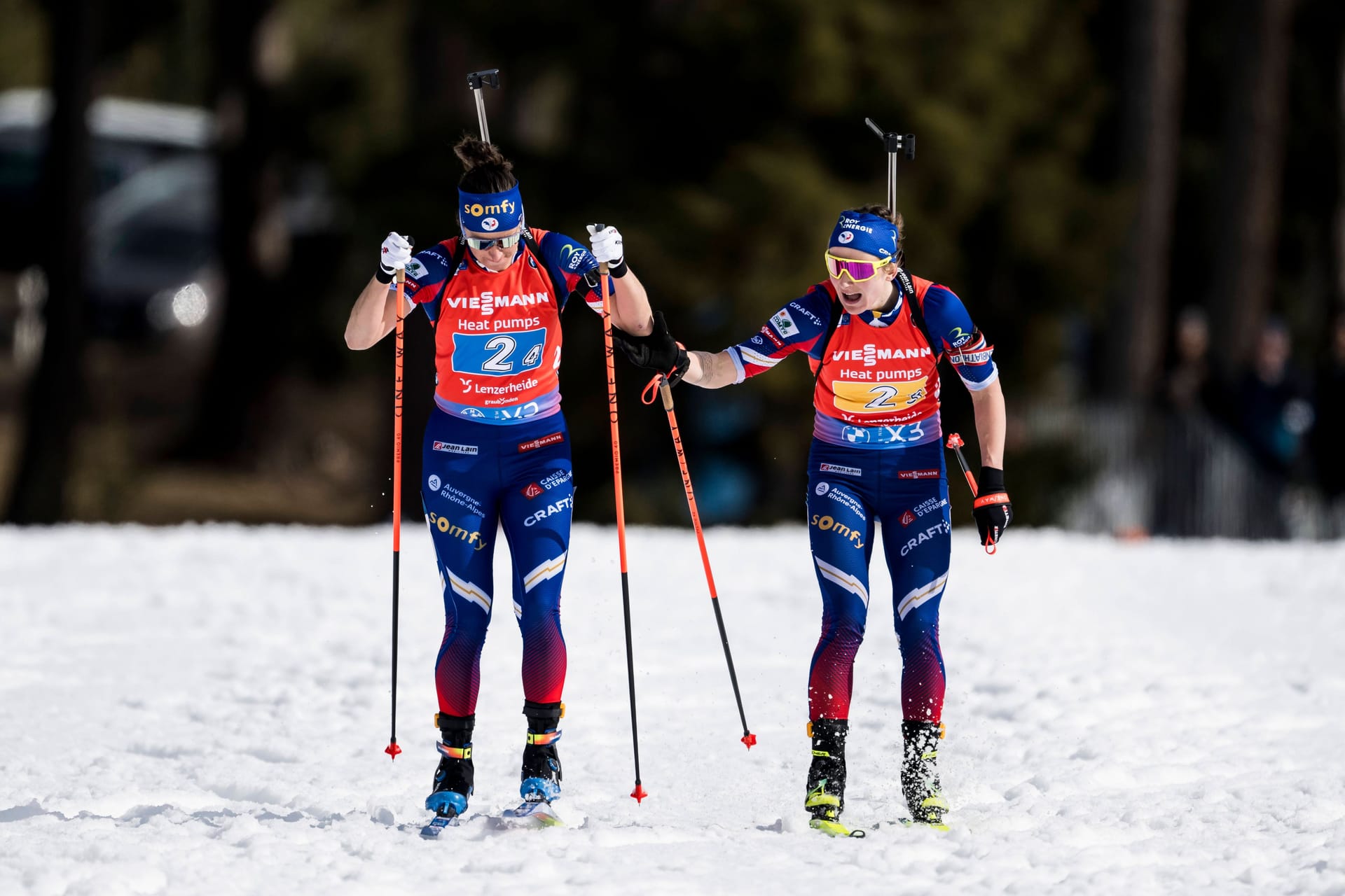 Julia Simon (l.) und Justine Braisaz-Bouchet: Zuletzt konnten beide wieder miteinander jubeln. Julia Simon (l.) und Justine Braisaz-Bouchet: Zuletzt konnten beide wieder miteinander jubeln.