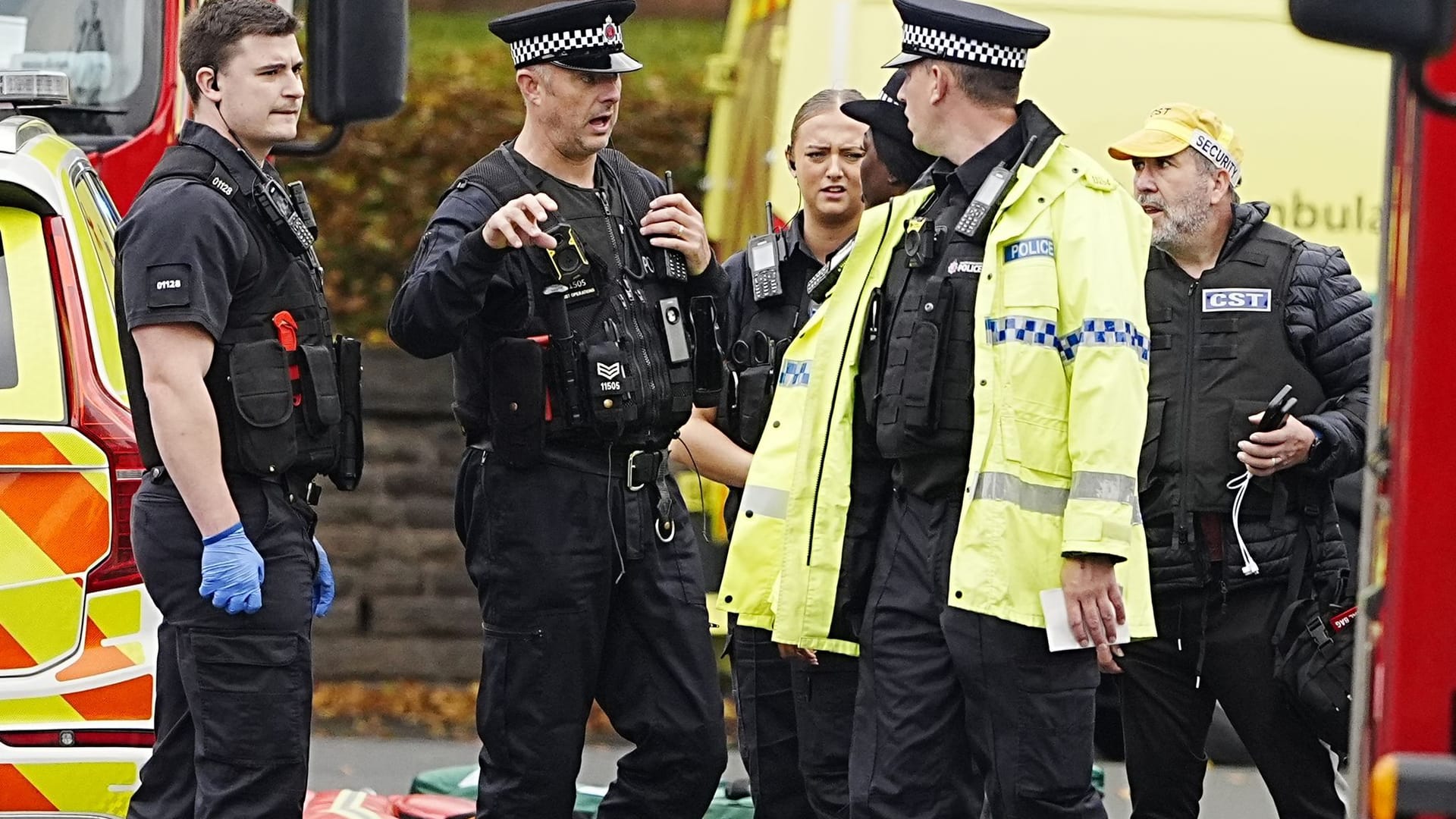 Mehrere Verletzte bei Angriff an Synagoge in Manchester Mehrere Verletzte bei Angriff an Synagoge in Manchester