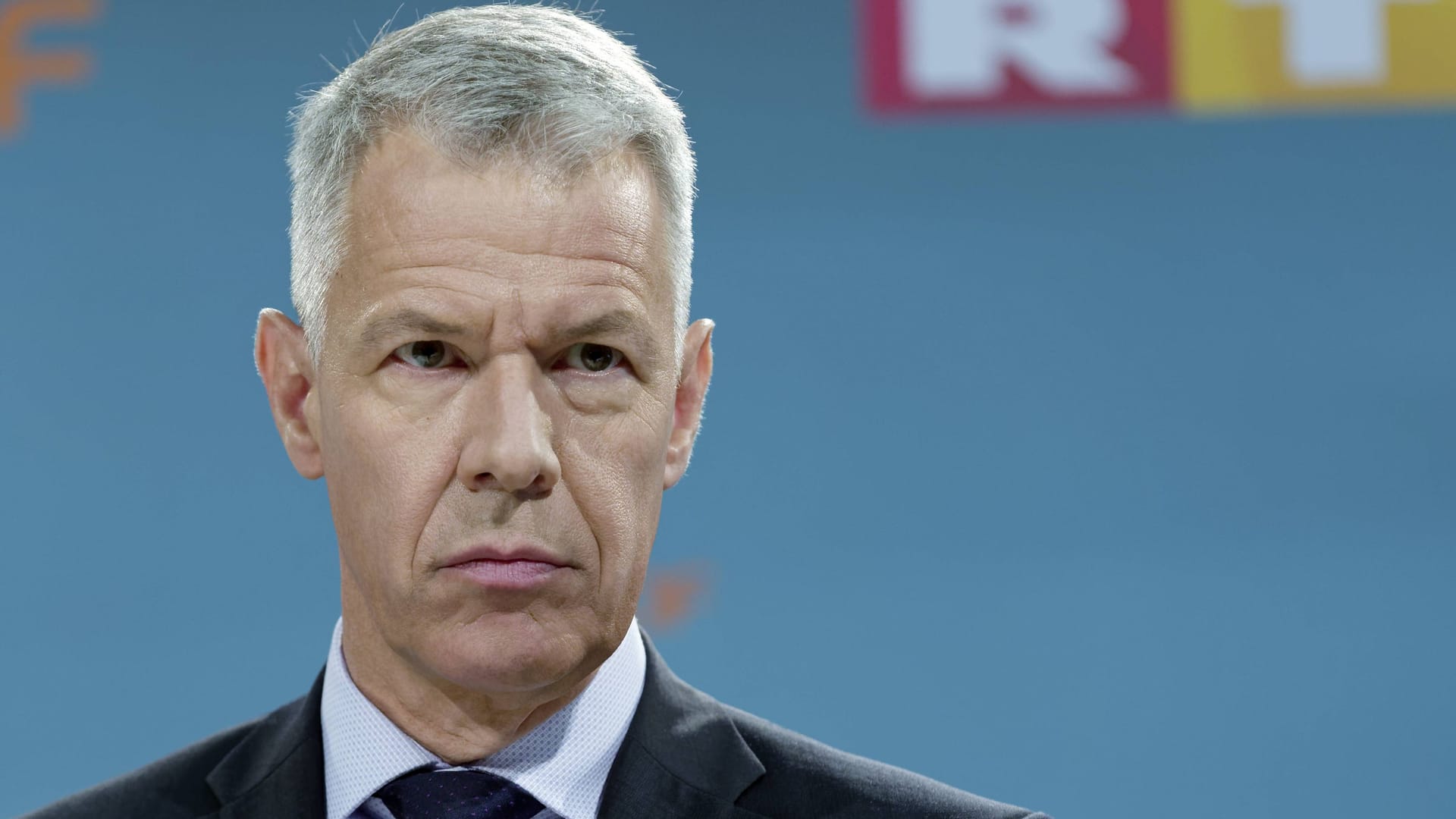 Peter Kloeppel: Der Moderator posierte 1992 bei einem Shooting auf aufsehenerregende Art und Weise. Peter Kloeppel: Der Moderator posierte 1992 bei einem Shooting auf aufsehenerregende Art und Weise.