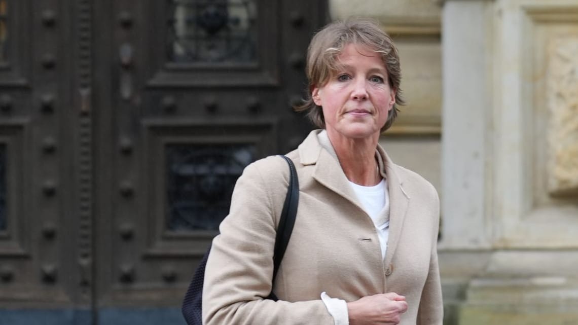 Christina Block vor dem Hamburger Landgericht: Sie will weiter zu privaten Tagebucheinträgen auf ihrem Handy Stellung nehmen.