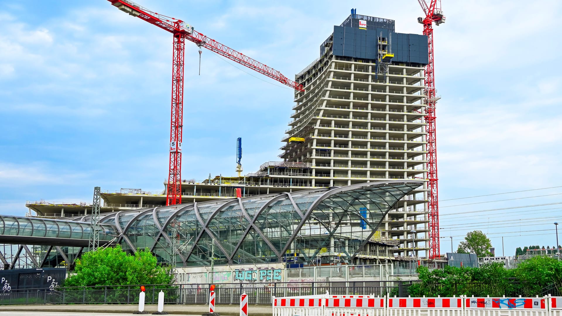 Der Elbtower in der Hafencity (Archivbild): Hier soll in Zukunft das Hamburger Naturkundemuseum einziehen. Der Elbtower in der Hafencity (Archivbild): Hier soll in Zukunft das Hamburger Naturkundemuseum einziehen.