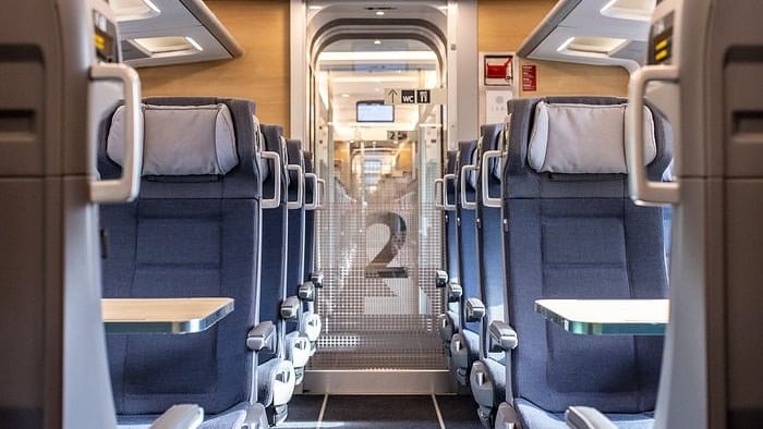 Neugestaltet: Die verwendeten Materialien sollen den Zug wohnlicher wirken lassen.