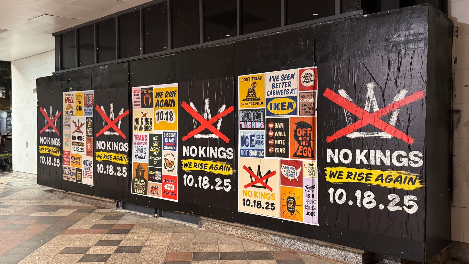 Hinweis-Plakate in Washington: Seit Wochen werden die landesweiten Proteste vorbereitet.