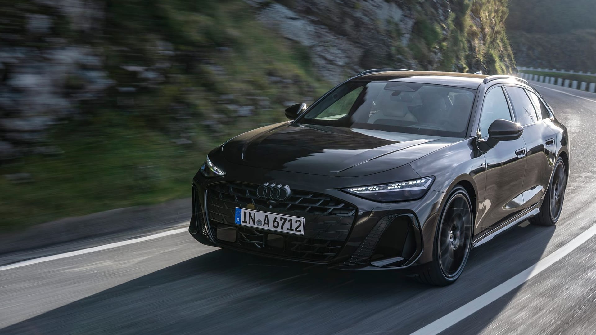 Dynamiker: Kräftig und gut gedämmt werkelt der Sechszylinder unter der Haube des A6. Dynamiker: Kräftig und gut gedämmt werkelt der Sechszylinder unter der Haube des A6.