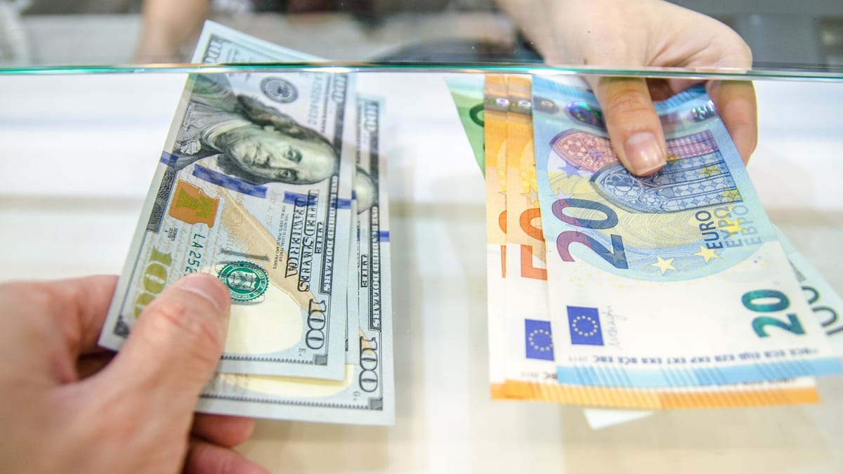 Wechselkurse: So verstecken Banken Gebühren beim Geldtransfer