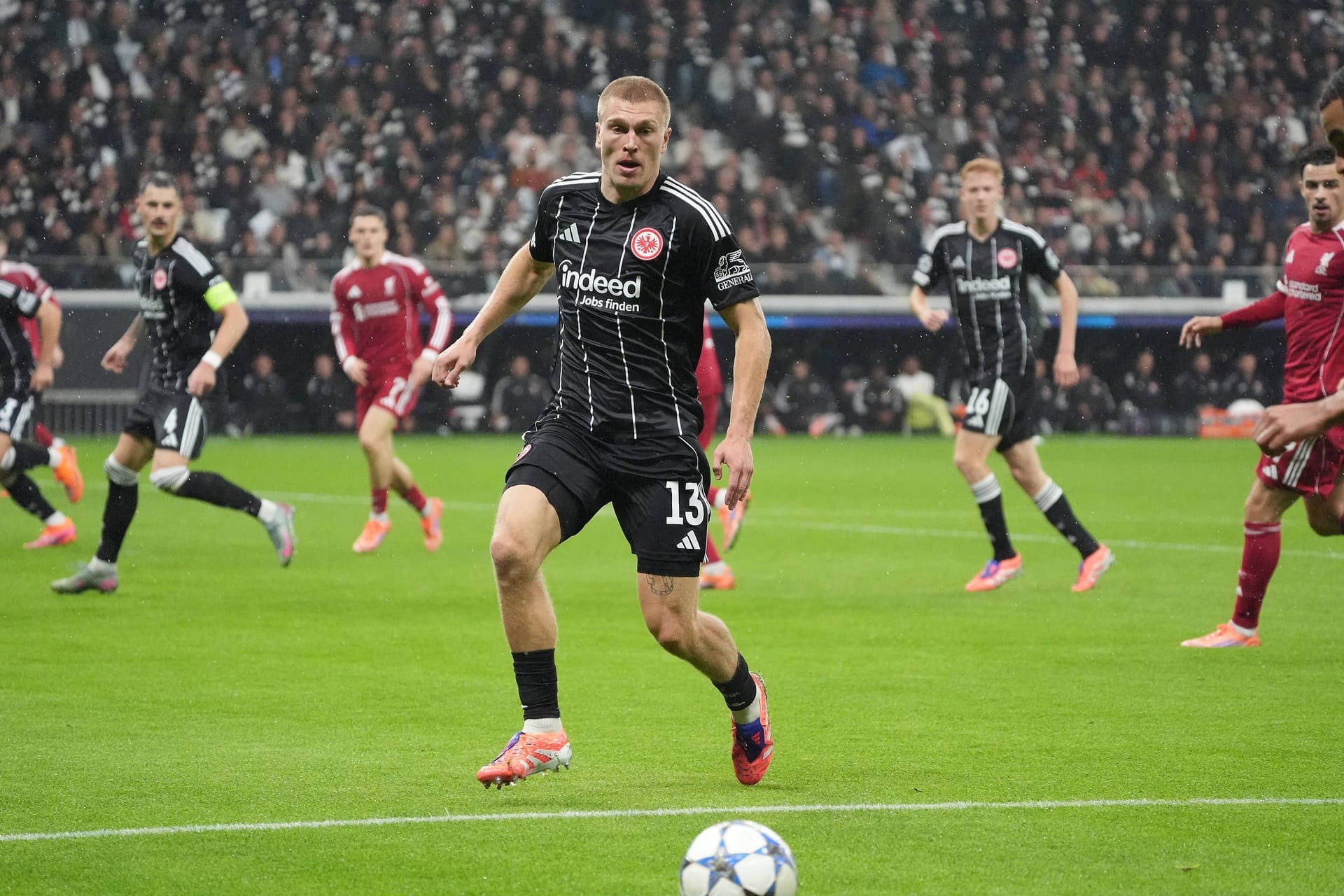 Rasmus Kristensen erzielte die zwischenzeitliche Führung für die SGE. Rasmus Kristensen erzielte die zwischenzeitliche Führung für die SGE.