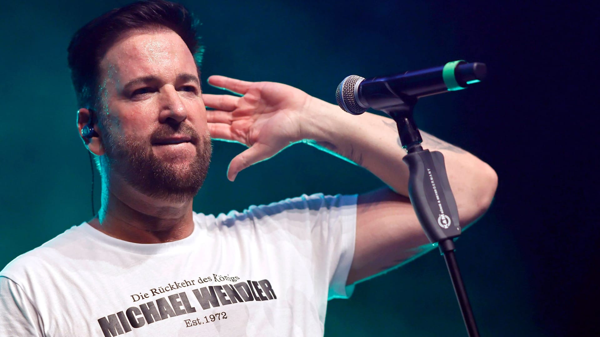 Schlechte Nachrichten: Schlagerstar Michael Wendler, hier im September bei einem Konzert in Oberhausen zu sehen, wurde nun rechtskräftig verurteilt. Schlechte Nachrichten: Schlagerstar Michael Wendler, hier im September bei einem Konzert in Oberhausen zu sehen, wurde nun rechtskräftig verurteilt.