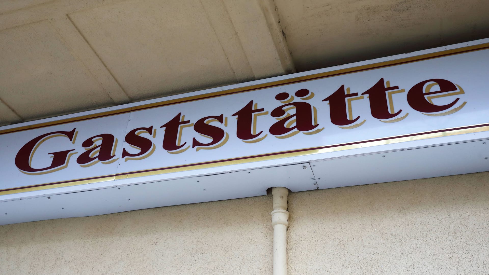 Hinweisschild einer Gaststätte: In Braunschweig wurden mehrere Lokale kontrolliert. Hinweisschild einer Gaststätte: In Braunschweig wurden mehrere Lokale kontrolliert.