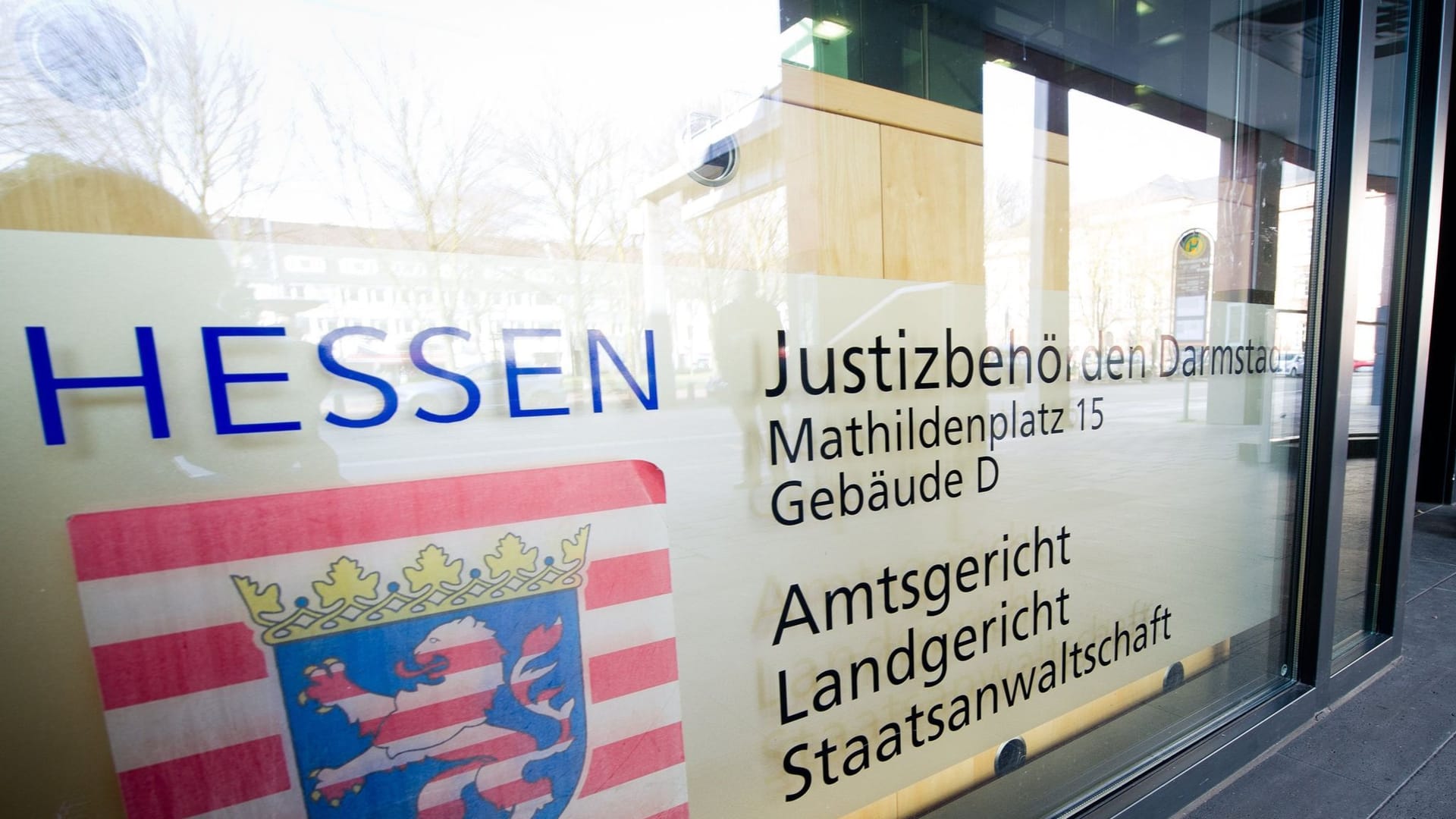 urn:newsml:dpa.com:20090101:251013-935-890146