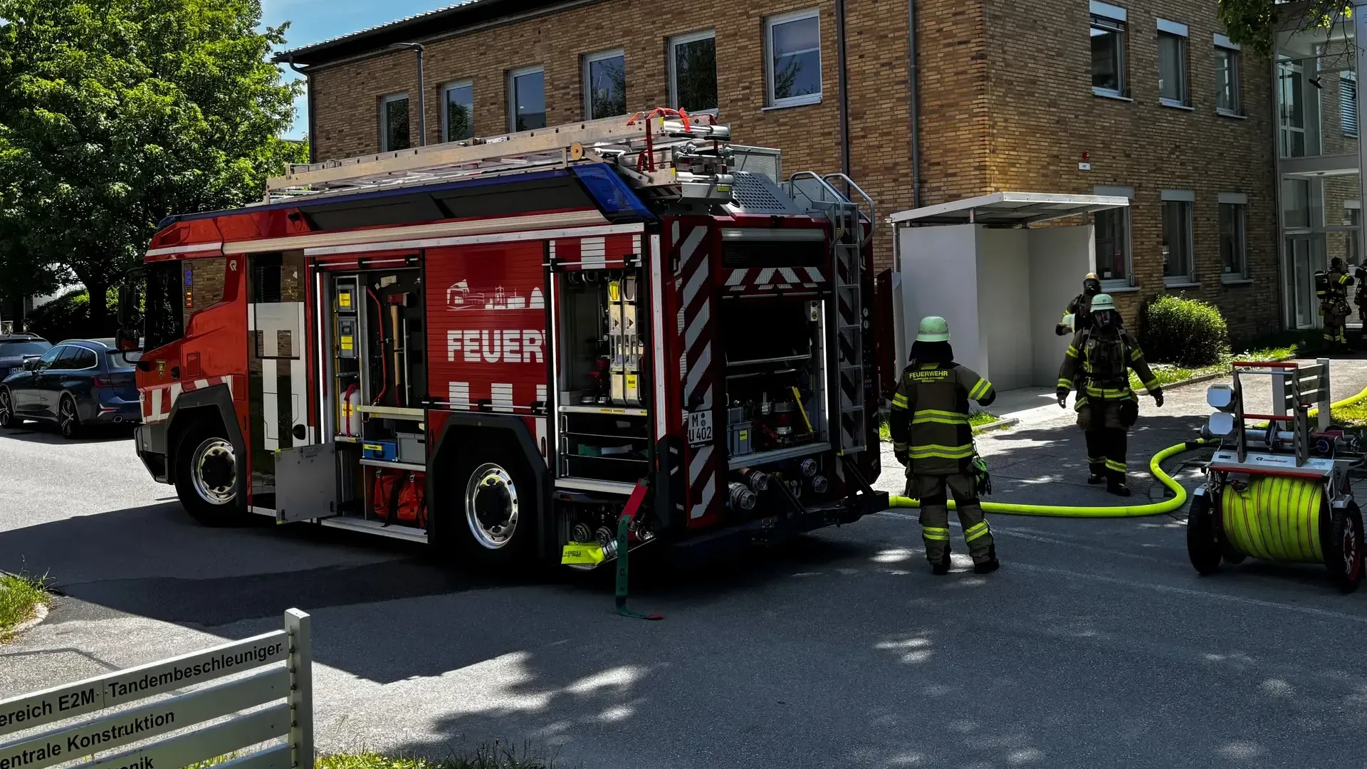 Im Einsatz: Ein elektrisch betriebenes Hilfeleistungslöschfahrzeug an der Technischen Uni München. Im Einsatz: Ein elektrisch betriebenes Hilfeleistungslöschfahrzeug an der Technischen Uni München.