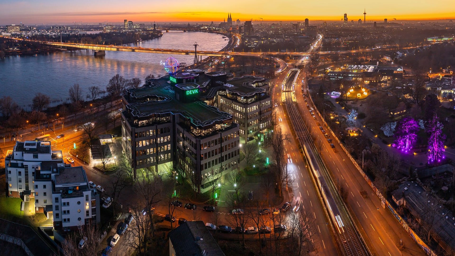 Die DEVK-Zentrale aus der Luft: Der geplante Bau eines Hochhauses in der Nähe des Zoos ist Geschichte.