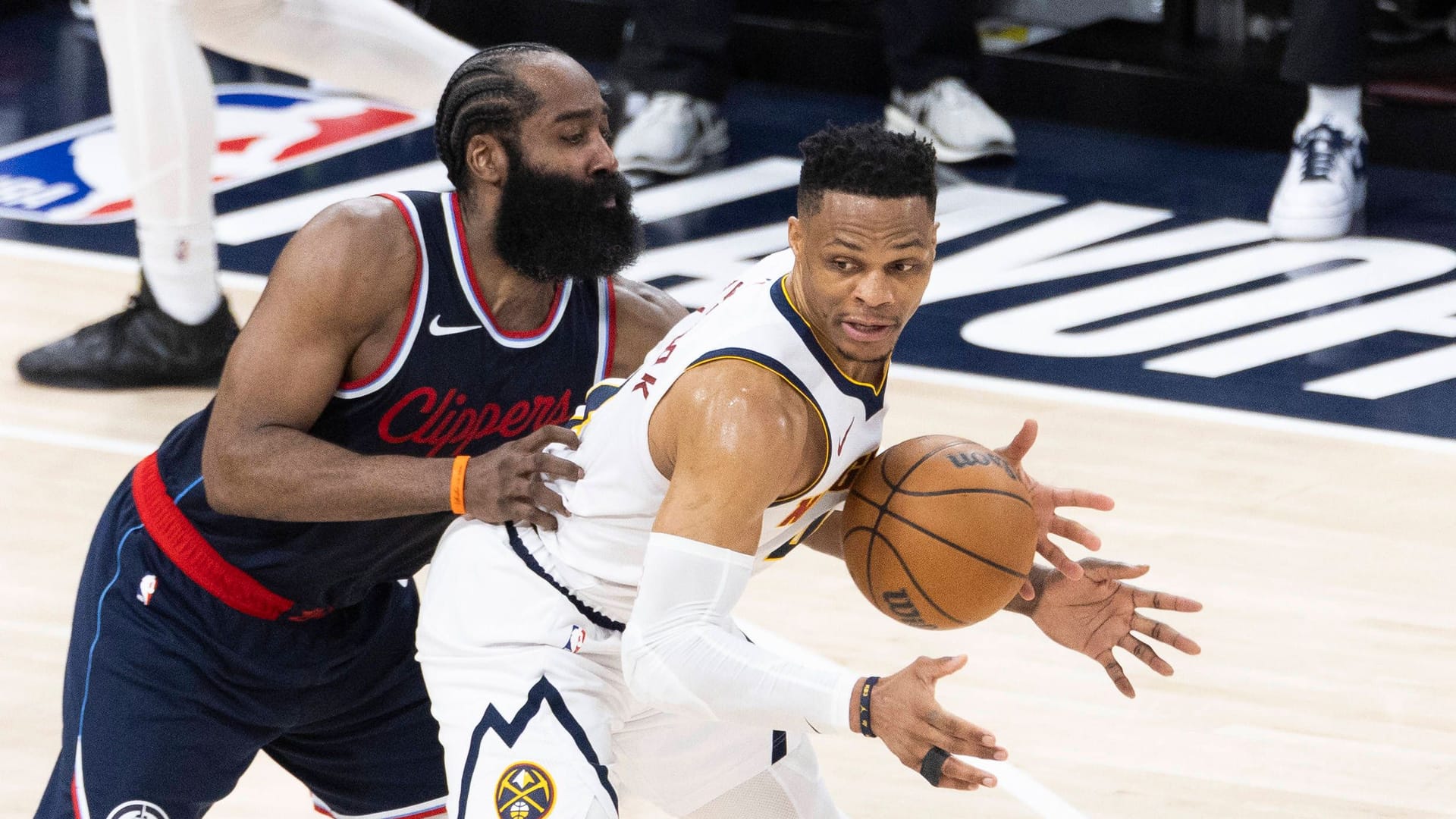 Russell Westbrook (hier noch im Trikot der Denver Nuggets) wechselt wohl nach Sacramento. Russell Westbrook (hier noch im Trikot der Denver Nuggets) wechselt wohl nach Sacramento.