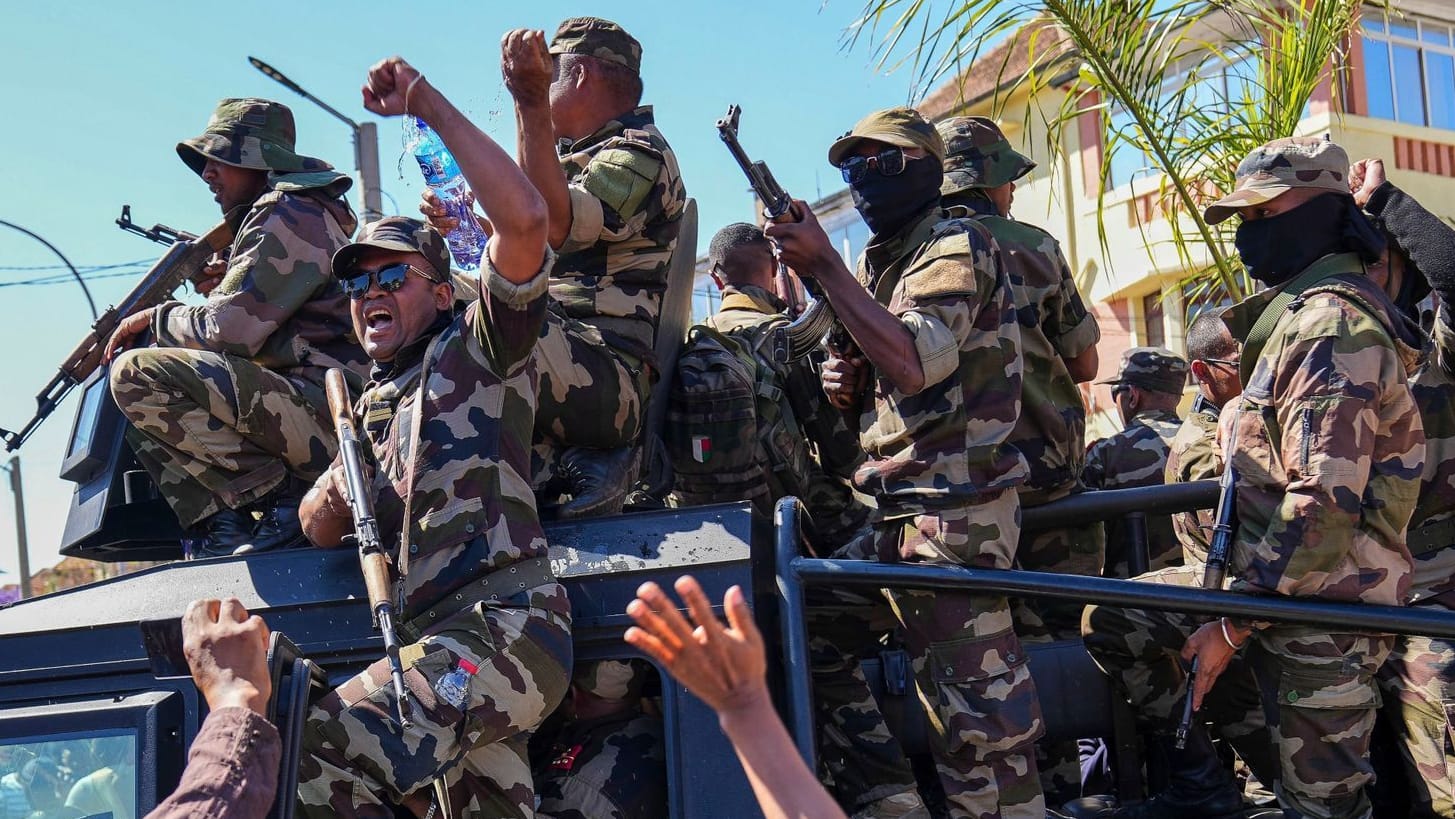 urn:newsml:dpa.com:20090101:251012-99-308016