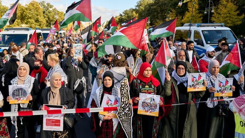 urn:newsml:dpa.com:20090101:251011-935-886272 urn:newsml:dpa.com:20090101:251011-935-886272