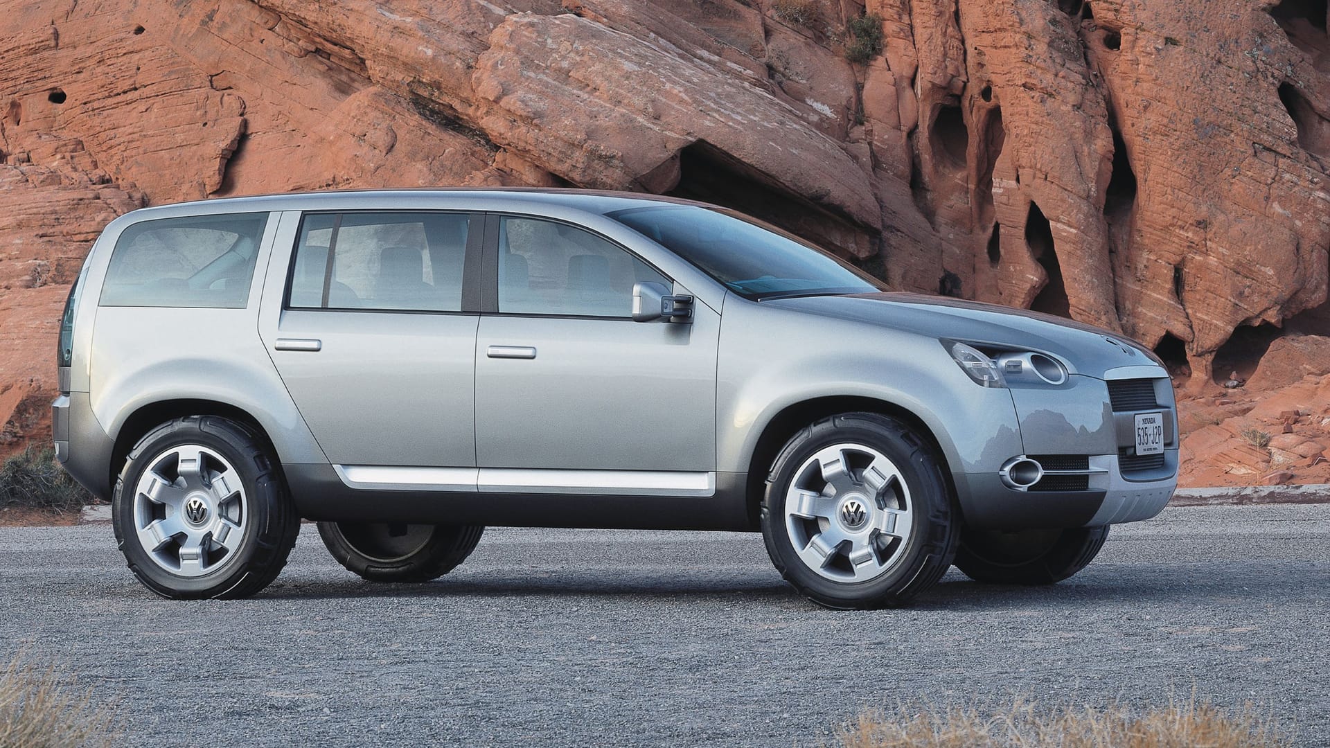 Ungewohnt: Die Formgebung war sehr reduziert, während VW in dieser Zeit noch auf viel Chromschmuck setzte. Ungewohnt: Die Formgebung war sehr reduziert, während VW in dieser Zeit noch auf viel Chromschmuck setzte.