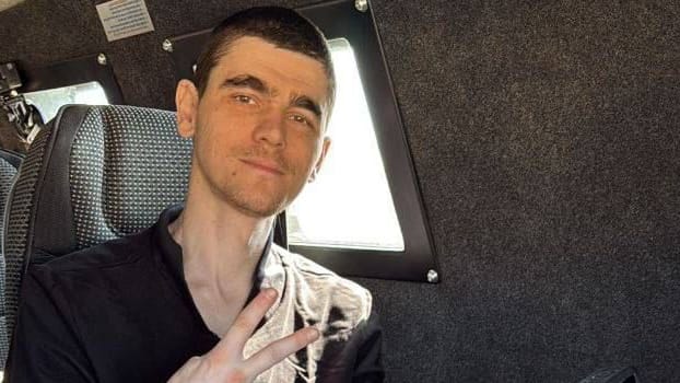 Maxim Herkin wird in einem Armeehubschrauber ins Krankenhaus gebracht. Maxim Herkin wird in einem Armeehubschrauber ins Krankenhaus gebracht.