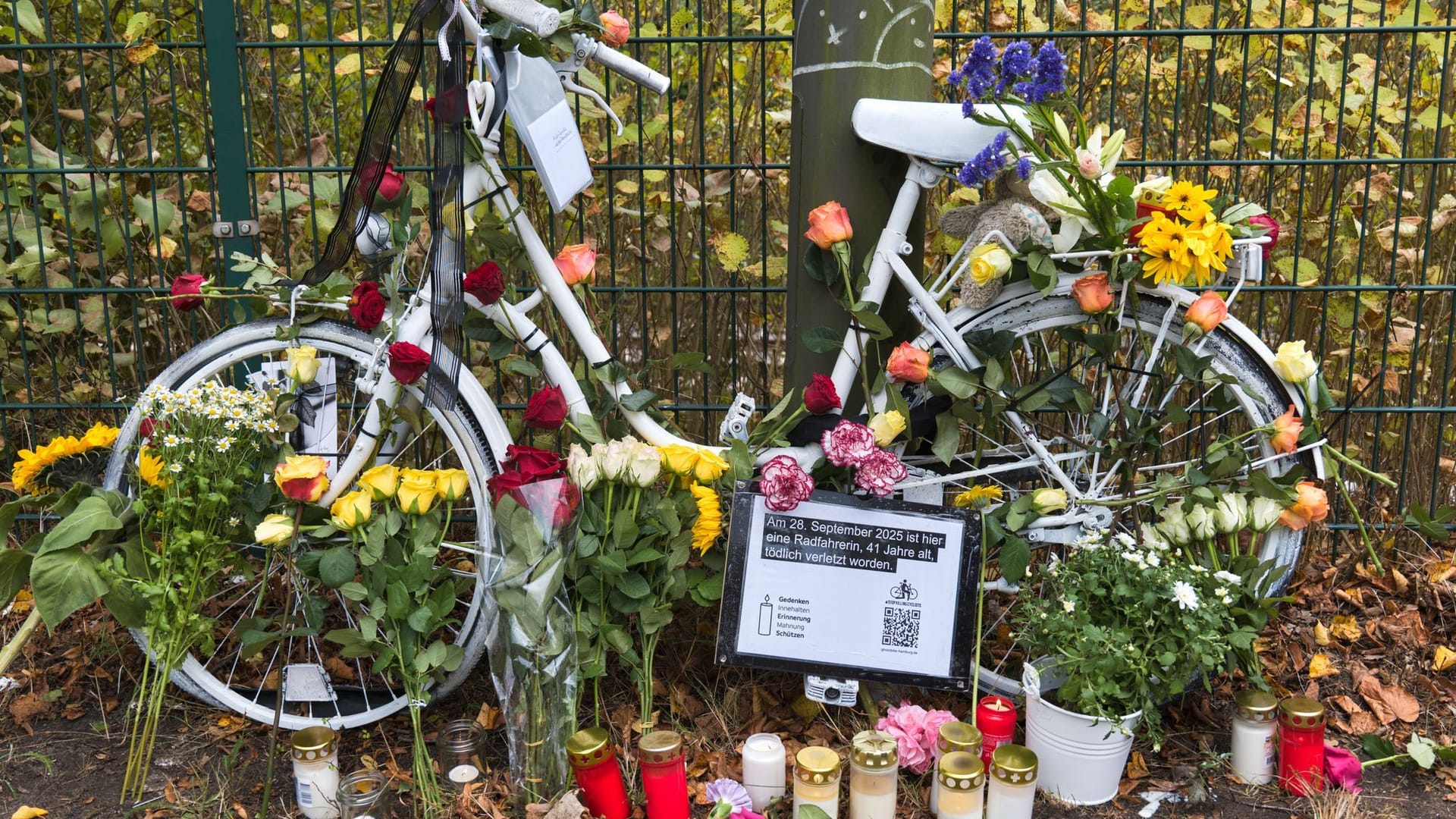 Mahnwache nach tödlichem Fahrradunfall Mahnwache nach tödlichem Fahrradunfall