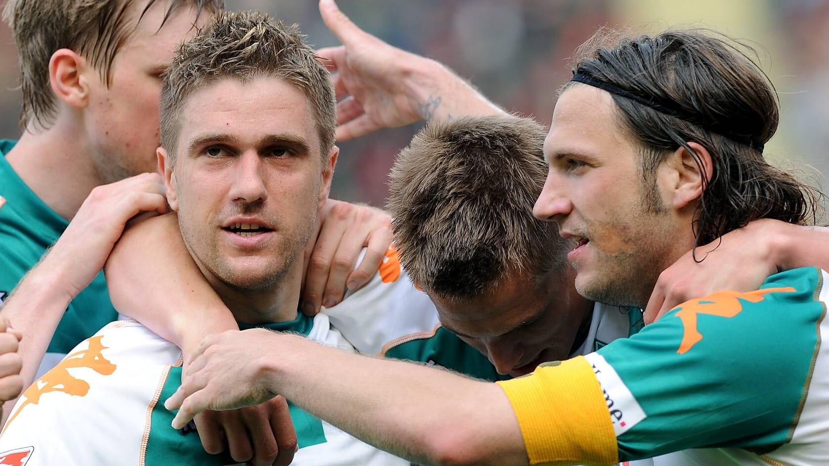 Ivan Klasnić (l.) neben Torsten Frings (r.): Der Kroate spielte neben Werder Bremen in Deutschland auch für St. Pauli und Mainz 05. Ivan Klasnić (l.) neben Torsten Frings (r.): Der Kroate spielte neben Werder Bremen in Deutschland auch für St. Pauli und Mainz 05.