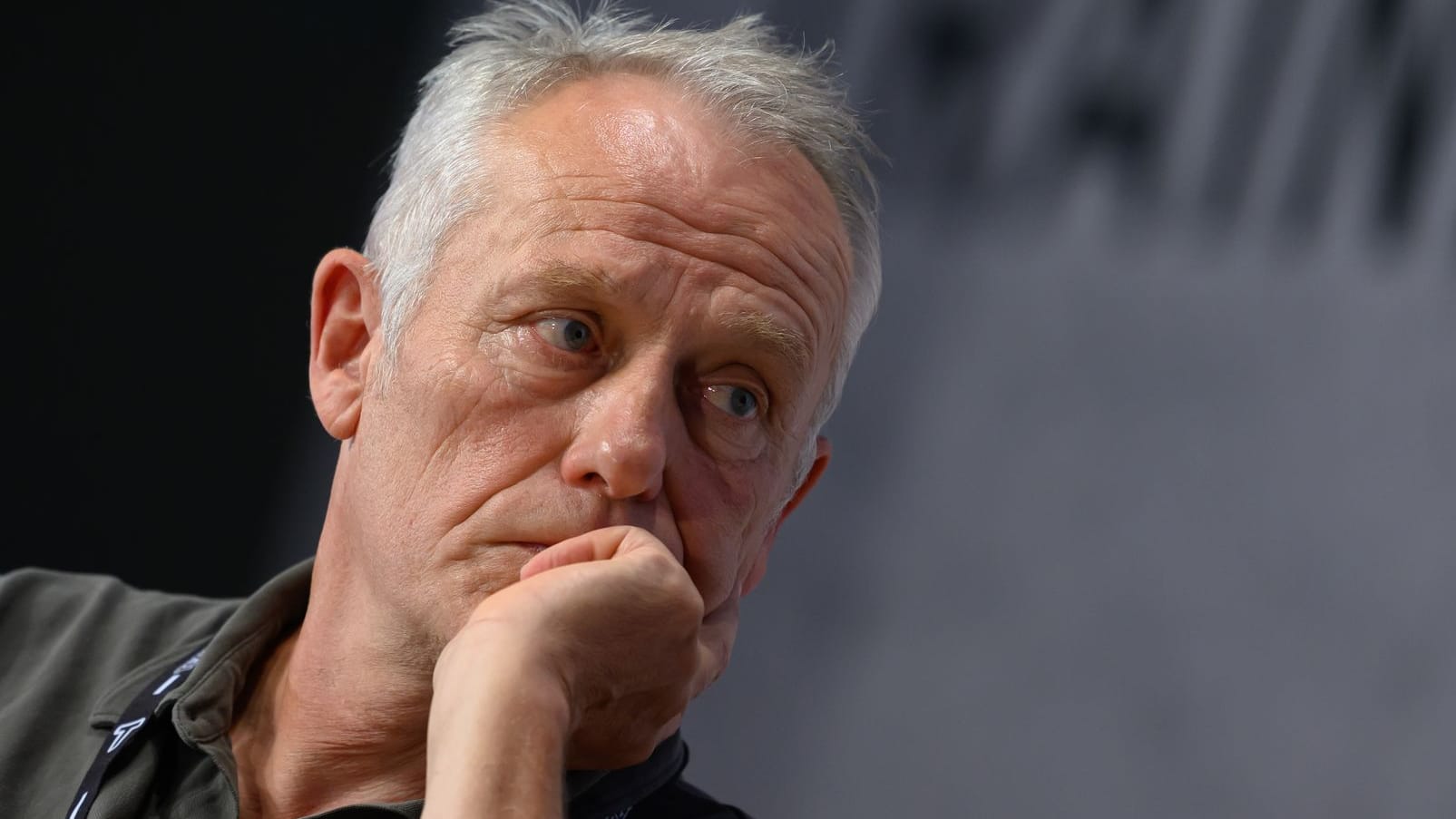 Streich bei einer DFB-Podiumsdiskussion zum Thema Bewegung. Streich bei einer DFB-Podiumsdiskussion zum Thema Bewegung.