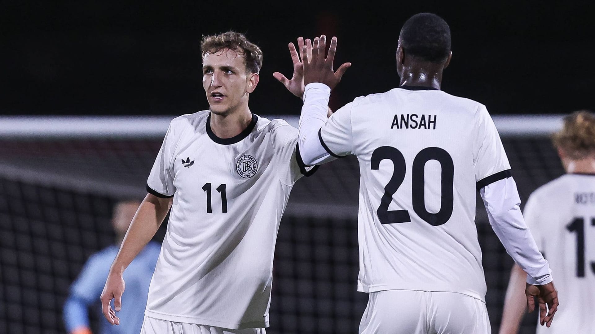 Nelson Weiper (l.) neben Ilyas Ansah: Das deutsche Team schaffte die Wende. Nelson Weiper (l.) neben Ilyas Ansah: Das deutsche Team schaffte die Wende.