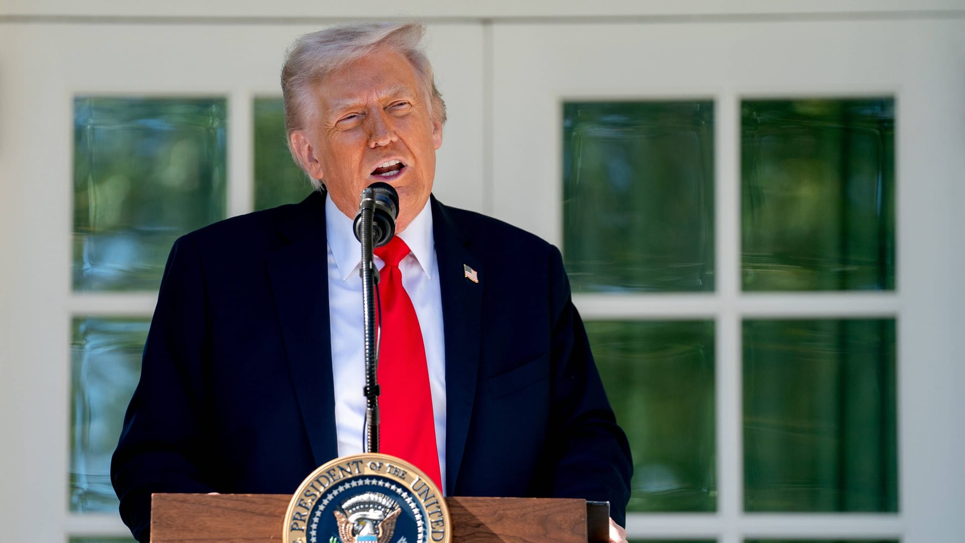 Donald Trump: Der US-Präsident hat mit Blick auf den Ukraine-Krieg keinen klaren politischen Kurs. Donald Trump: Der US-Präsident hat mit Blick auf den Ukraine-Krieg keinen klaren politischen Kurs.