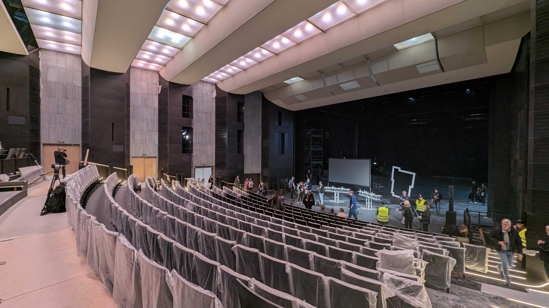 Noch ist nicht alles fertig: Die Sanierung der Kölner Bühnen nähert sich dem Ende. Noch ist nicht alles fertig: Die Sanierung der Kölner Bühnen nähert sich dem Ende.