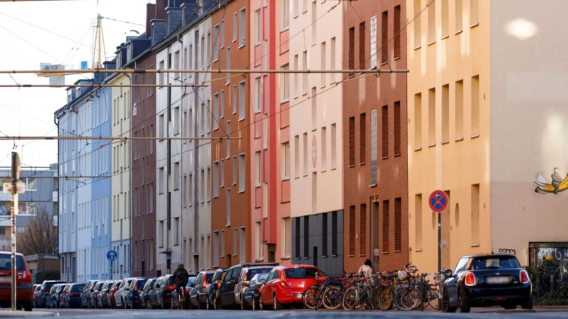 Häuser am Gottesweg in Köln-Zollstock (Archivfoto): Die Mietpreise steigen in Köln immer weiter. Häuser am Gottesweg in Köln-Zollstock (Archivfoto): Die Mietpreise steigen in Köln immer weiter.