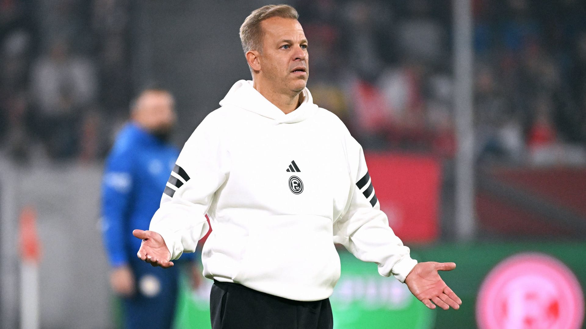 Nicht immun gegen Niederlagen: Düsseldorfs neuer Trainer Markus Anfang an der Seitenlinie gegen Braunschweig.