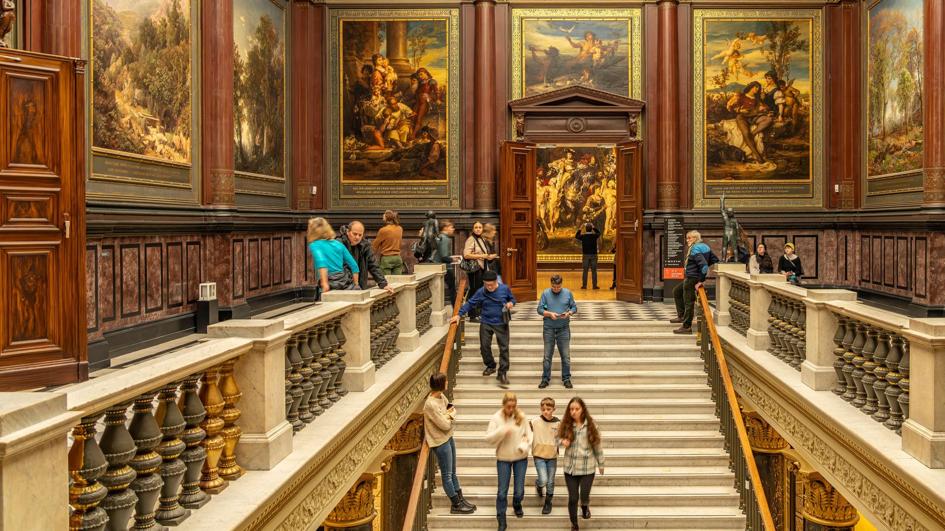 Ein Blick in die Hamburger Kunsthalle (Archivbild): 50 Hamburger Museen öffnen am 31. Oktober mit freiem Eintritt. Ein Blick in die Hamburger Kunsthalle (Archivbild): 50 Hamburger Museen öffnen am 31. Oktober mit freiem Eintritt.