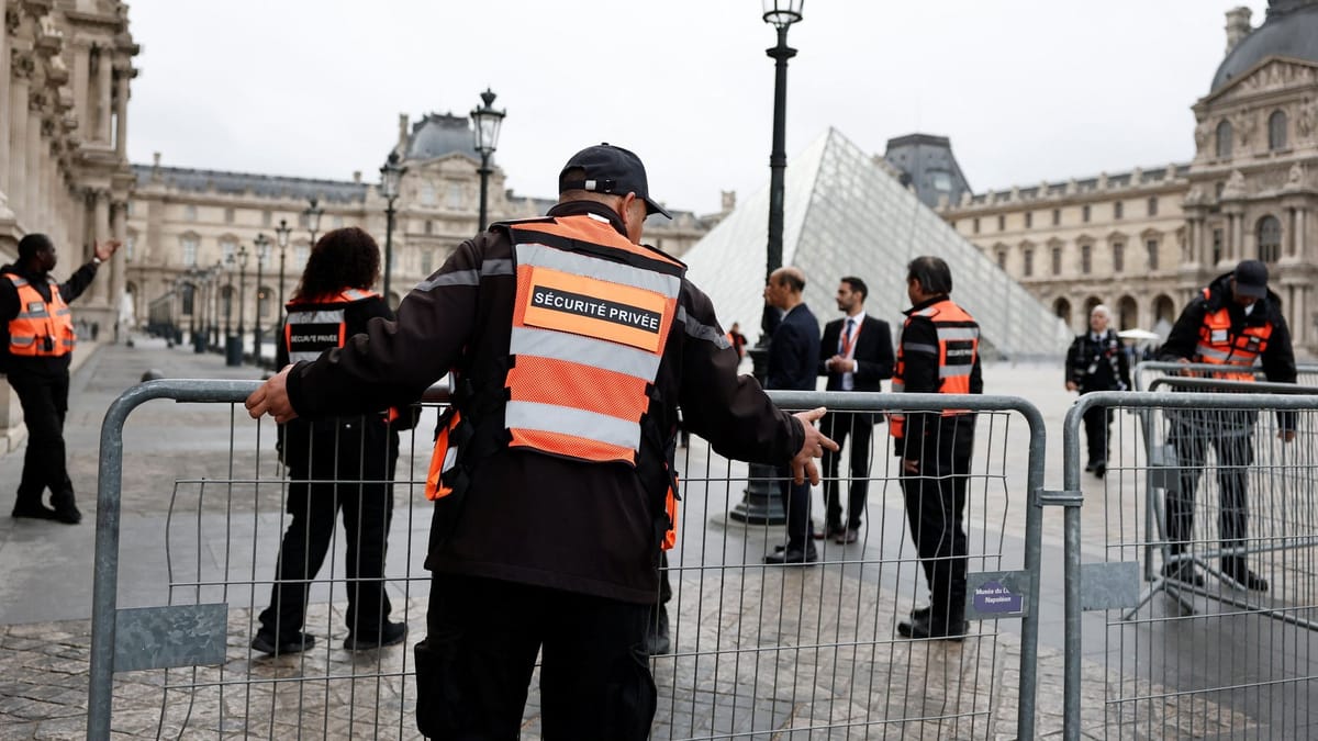 Louvre-Einbruch in Paris: Sicherheitsexperte hat brisante Vermutung