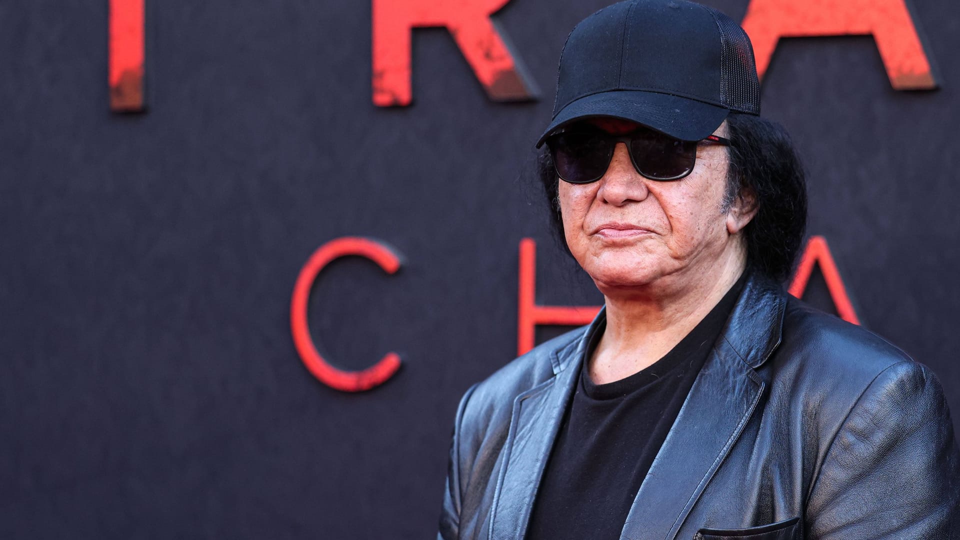 Gene Simmons: Der Bassist hatte einen Unfall. Gene Simmons: Der Bassist hatte einen Unfall.