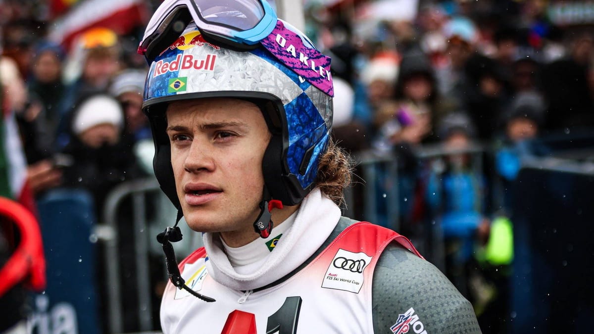 Wintersport-Ski-Rennl-ufer-Lucas-Braathen-kracht-mit-Reh-zusammen