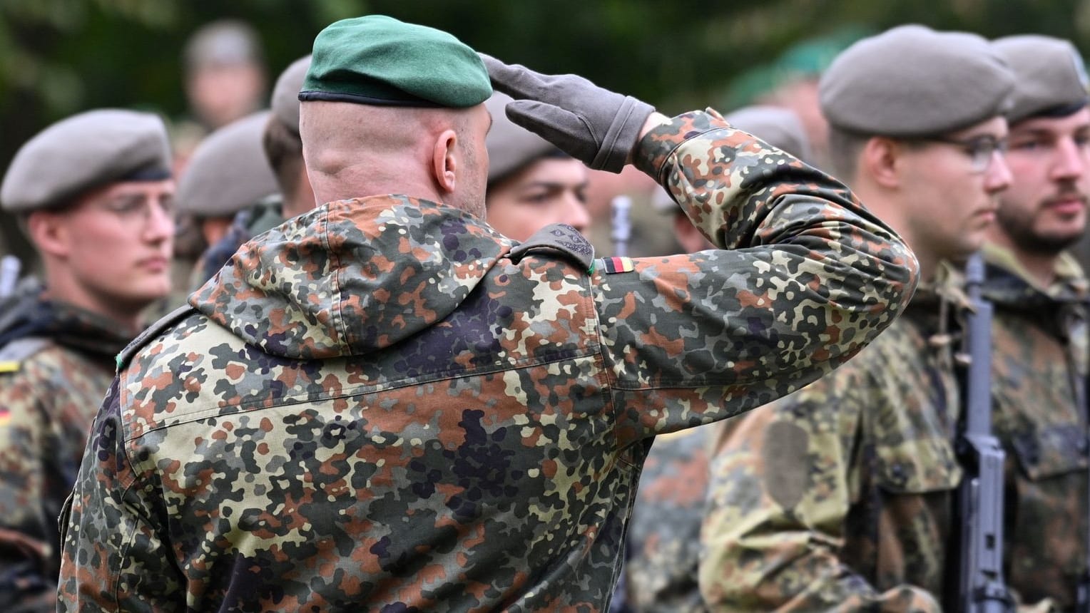 urn:newsml:dpa.com:20090101:251001-911-023980