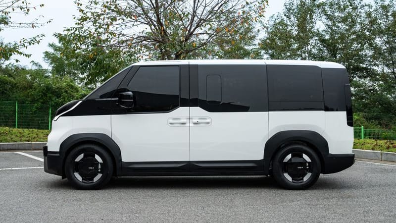 Bitte einsteigen: Hier zeigt sich der PV5 als Kleinbus für bis zu sieben Personen.