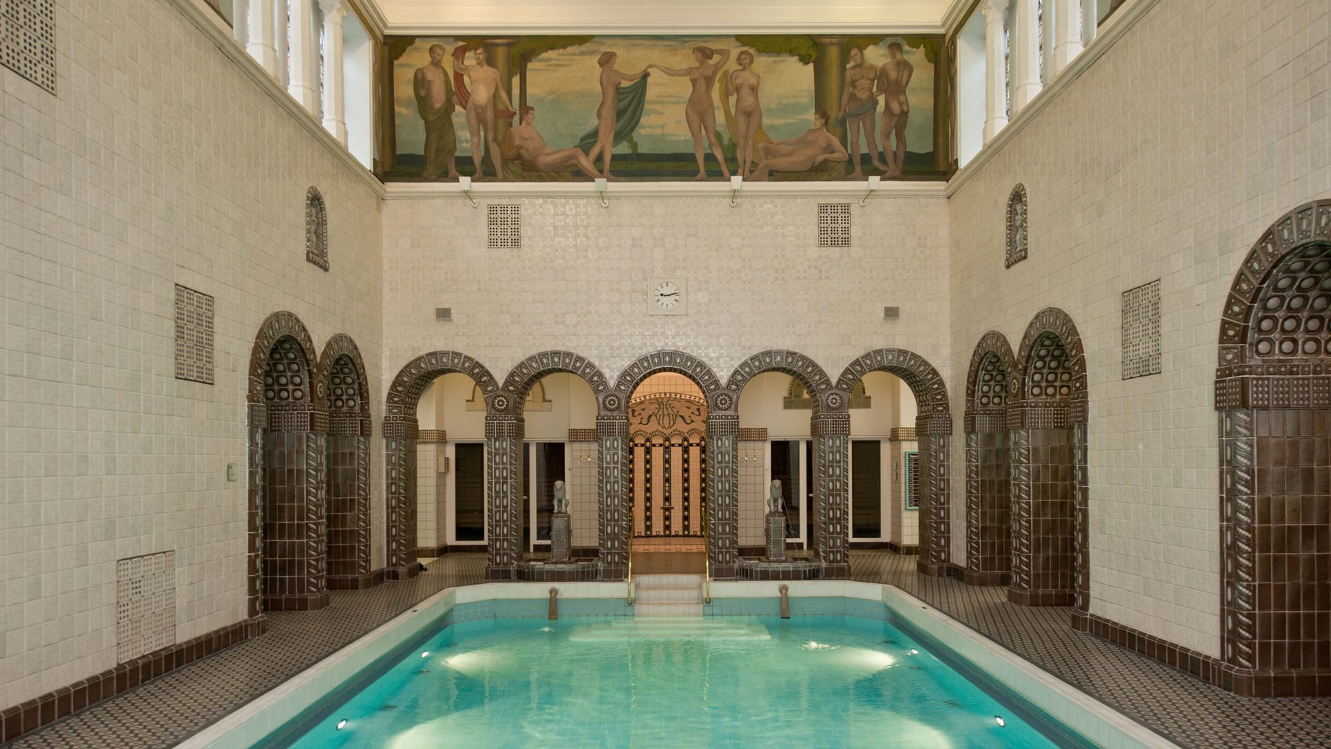 Römisches Ambiente in der Kaiser-Friedrich-Therme Wiesbaden.