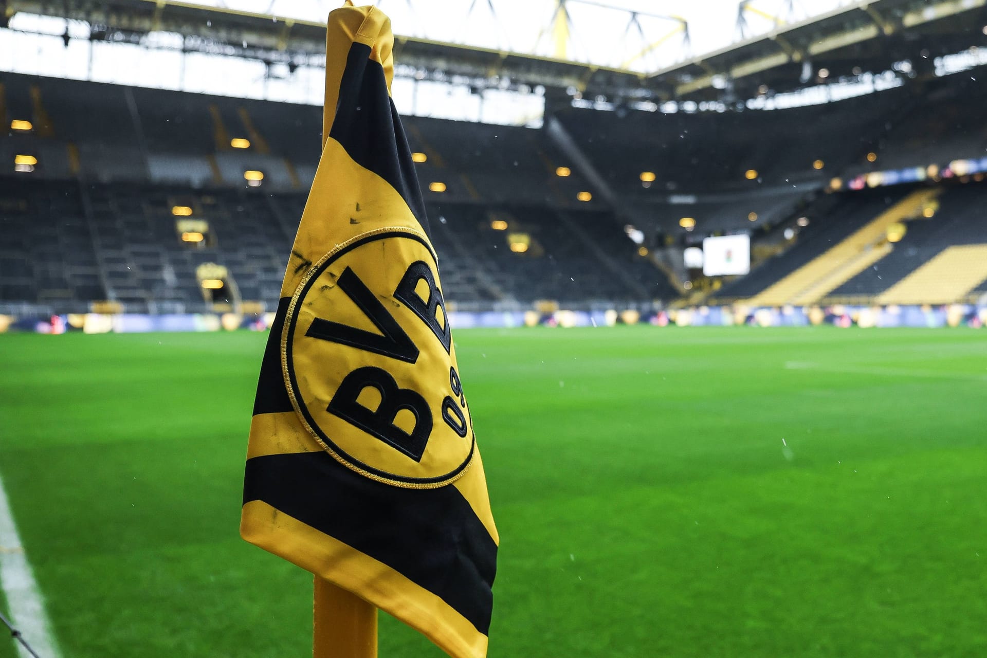 BVB-Eckfahne im Signal-Iduna-Park: Borussia Dortmund ist aktuell Tabellenzweiter der Bundesliga.